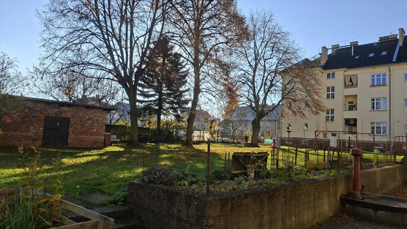 638980203181839715_zahrada za domem.jpg